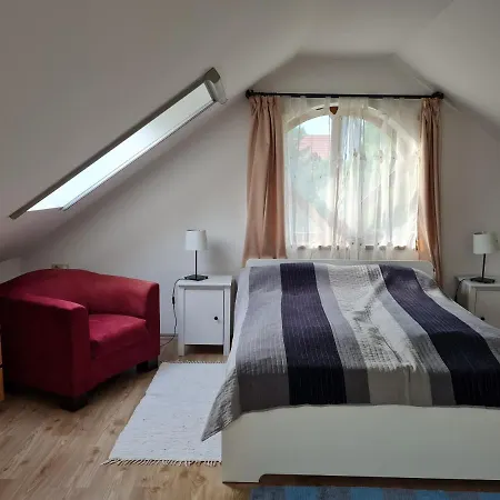 Duzzogo Vendeghaz Agard Gárdony