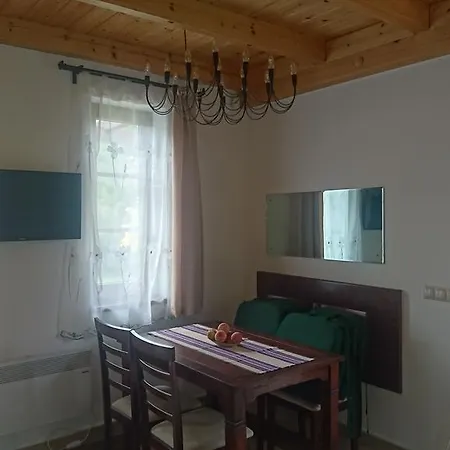 Duzzogo Vendeghaz Agard