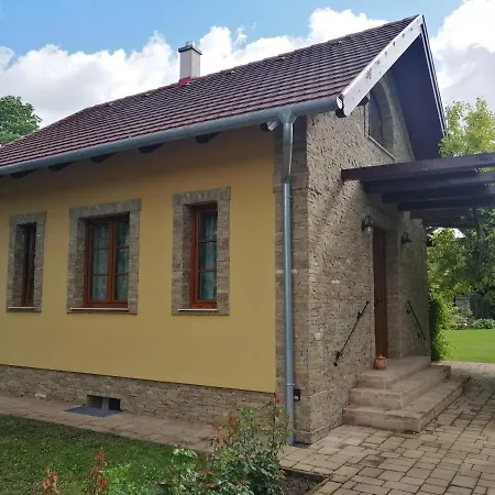 Duzzogo Vendeghaz Agard Holiday home