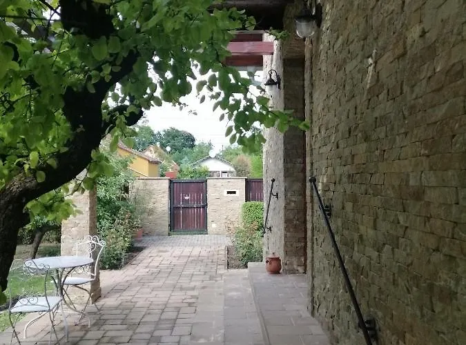 Duzzogo Vendeghaz Agard Prázdninový dům Gárdony