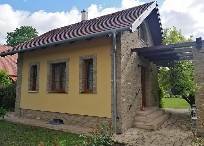 Duzzogo Vendeghaz Agard Holiday home